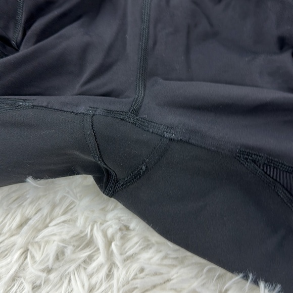 Lululemon Crops Black *pockets* - Picture 3 of 6